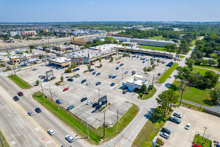 6902-6958 Garth Rd, Baytown, TX for sale - Building Photo - Image 3 of 8