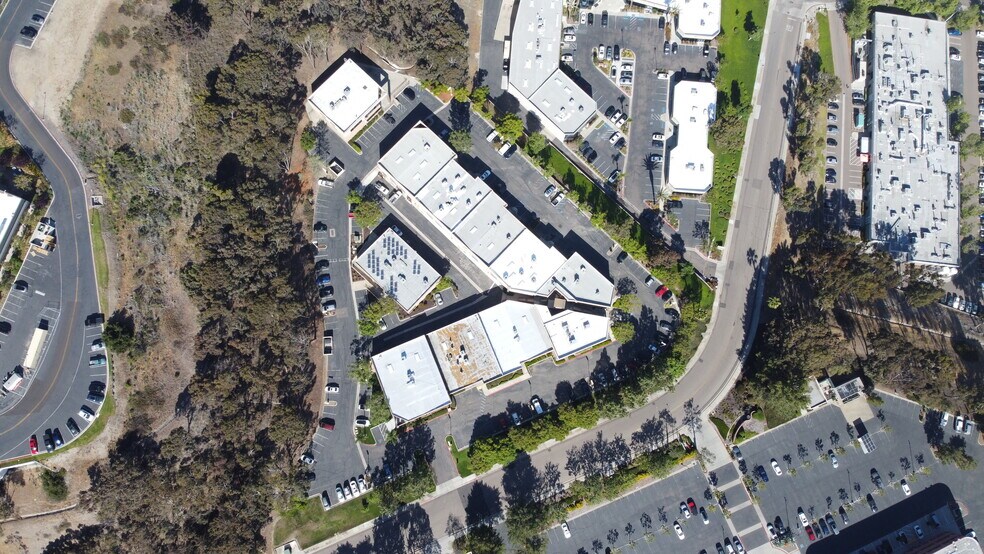 11407 W Bernardo Ct, San Diego, CA for lease - Building Photo - Image 2 of 5