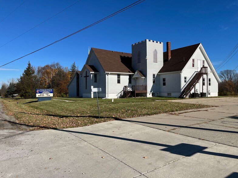 4423 S Genesee Rd, Grand Blanc, MI 48439