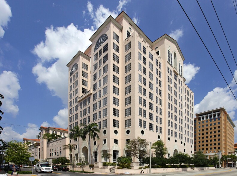 2 Alhambra Plz, Coral Gables, FL for lease - Building Photo - Image 1 of 14