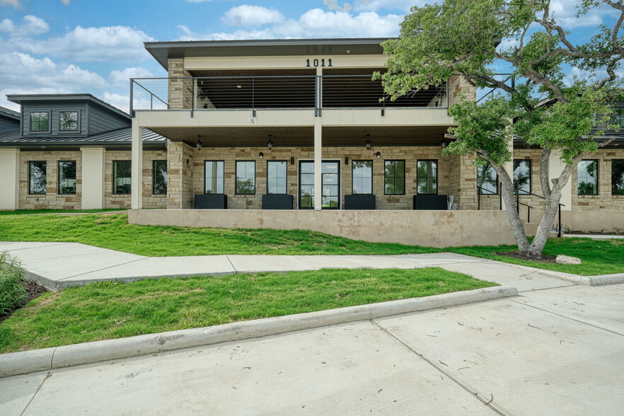 1011 Wilson Ranch pl, Cedar Park, TX for lease - Building Photo - Image 2 of 19