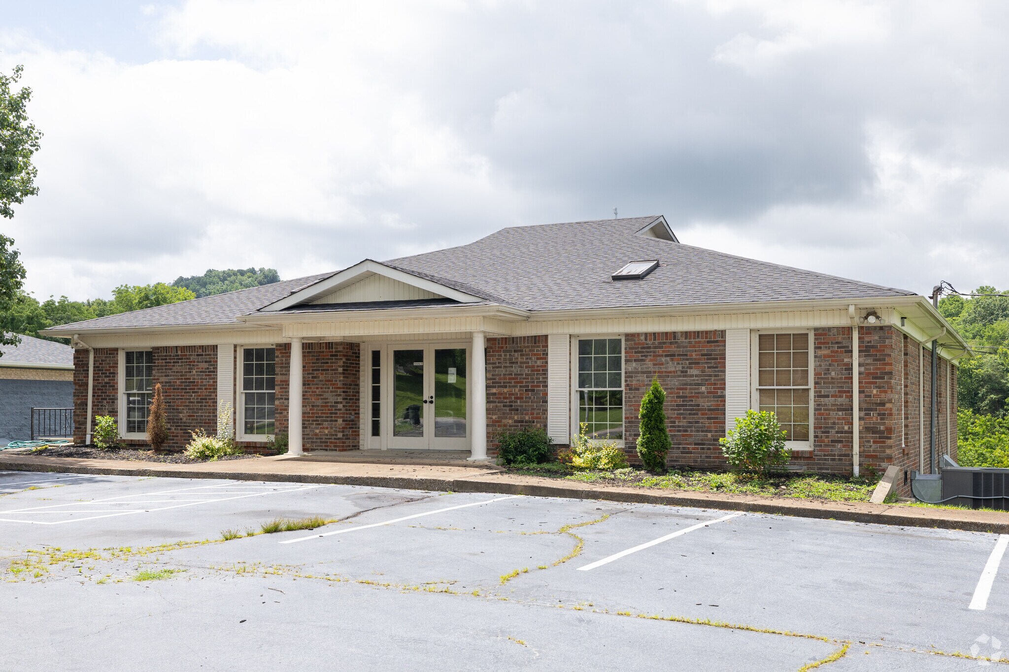 1109 E College St, Pulaski, TN for sale Primary Photo- Image 1 of 1