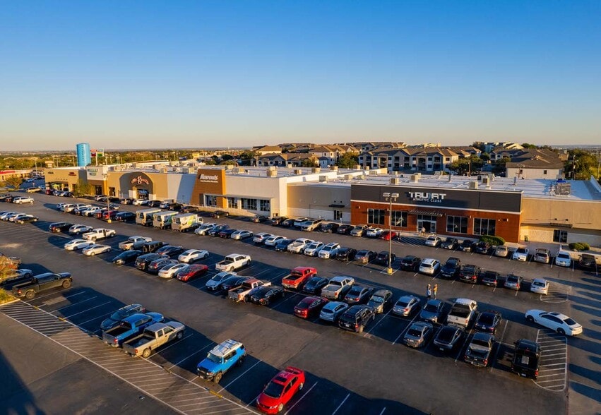 2921-2935 Pat Booker Rd, Universal City, TX for lease - Building Photo - Image 1 of 10