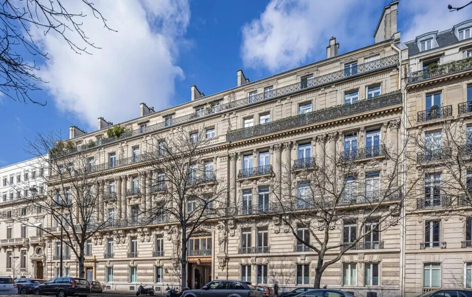 Office in Paris for lease - Building Photo - Image 1 of 11