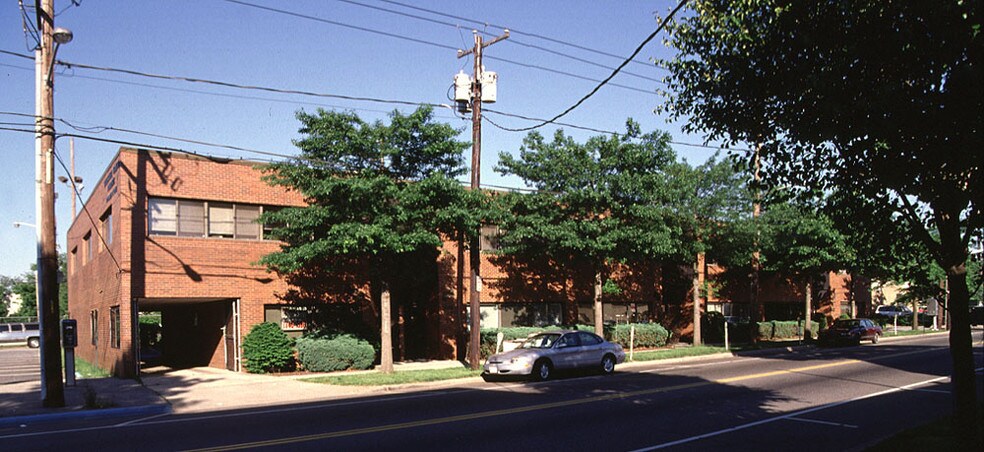 96 Willis Ave, Mineola, NY for sale - Primary Photo - Image 1 of 1