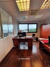 Office in Dardilly for sale Interior Photo- Image 1 of 11