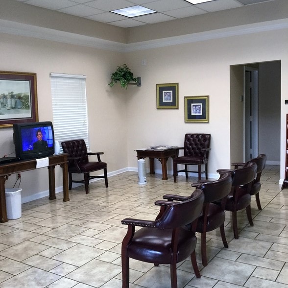 6285 Garden Walk Blvd, Riverdale, GA for lease - Building Photo - Image 3 of 24