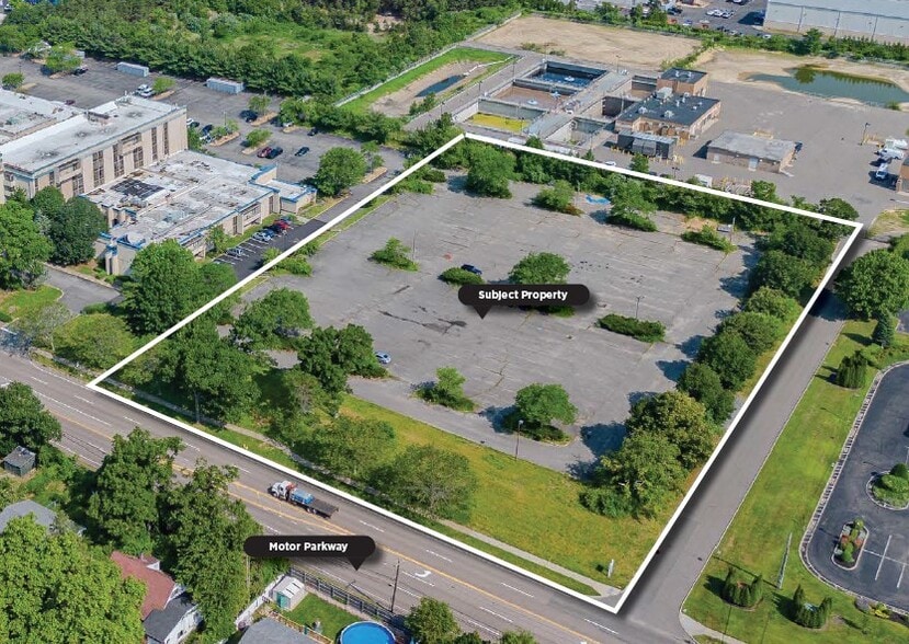 110 Motor Pky, Hauppauge, NY for sale - Building Photo - Image 2 of 4