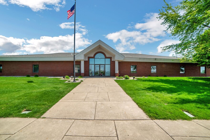 U.S. Attorney and Bankruptcy Courthouse portfolio of 3 properties for sale on LoopNet.com - Building Photo - Image 1 of 3