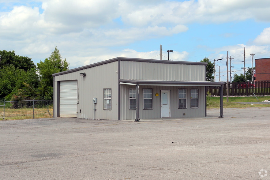 6305-A-6305-B E 11th St, Tulsa, OK for lease - Building Photo - Image 3 of 13