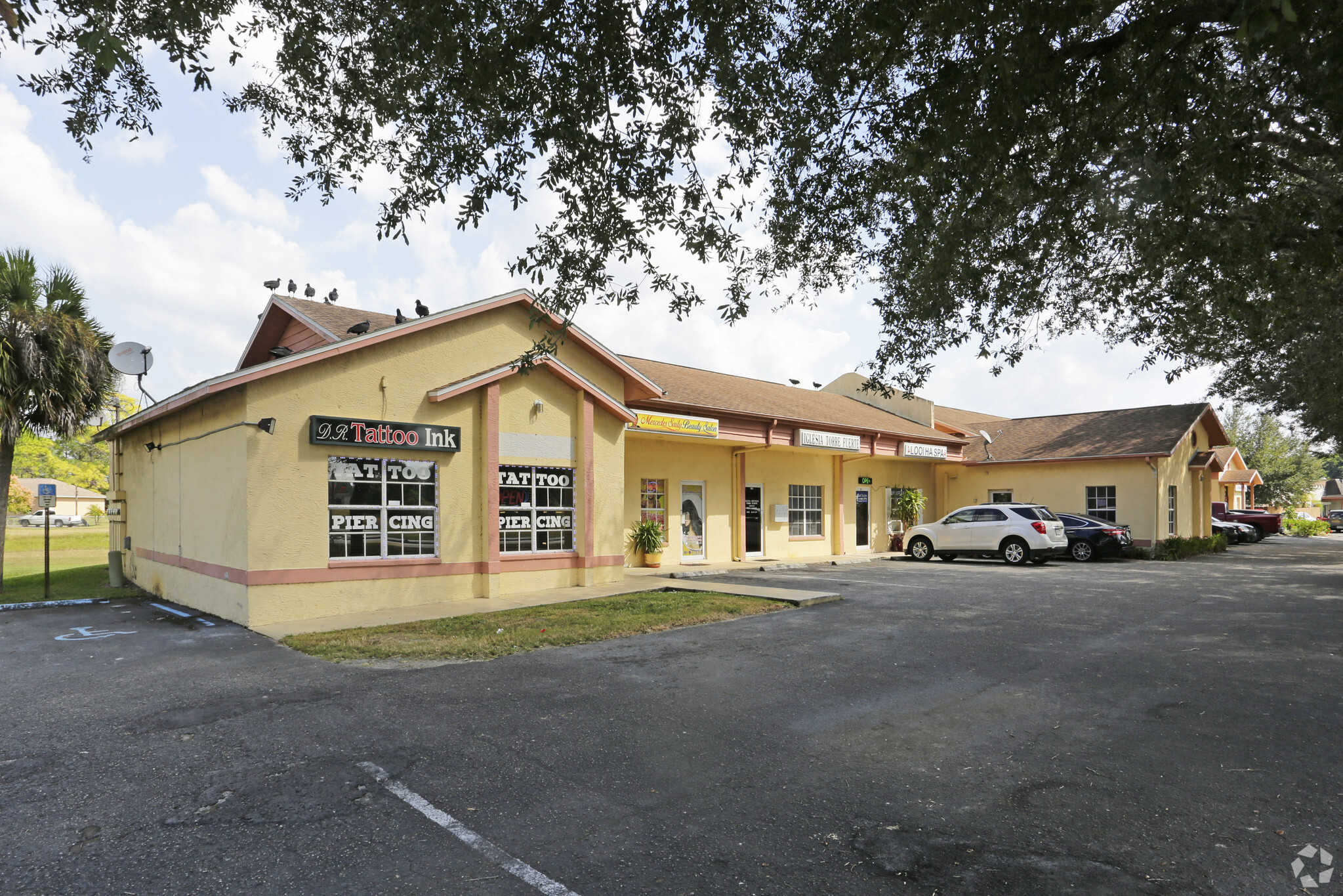 904 Lee Blvd, Lehigh Acres, FL for sale Primary Photo- Image 1 of 5