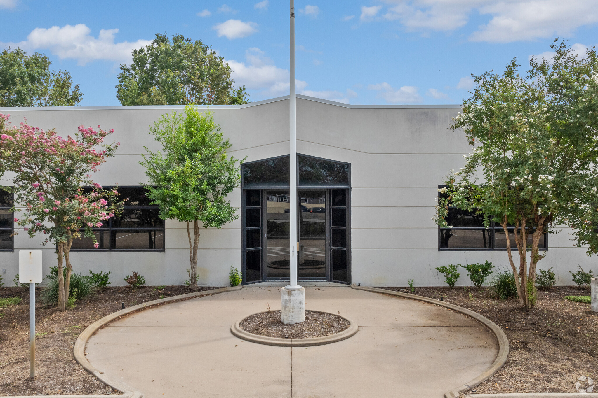 13815 South Fwy, Houston, TX for lease Building Photo- Image 1 of 24