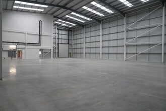 Station Approach, Waltham Cross for lease Interior Photo- Image 2 of 4
