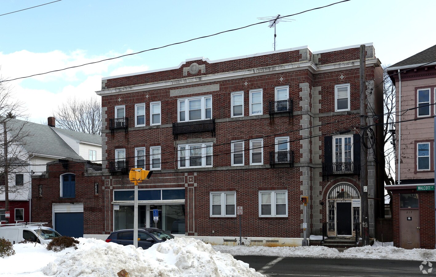 219225 Walcott St, Pawtucket, RI 02860