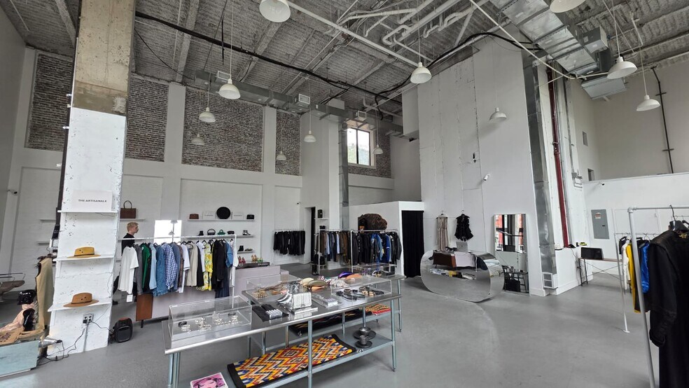 307-311 Grand St, Brooklyn, NY for lease - Interior Photo - Image 3 of 8