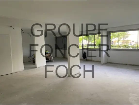 Office in Lyon for sale - Interior Photo - Image 2 of 4