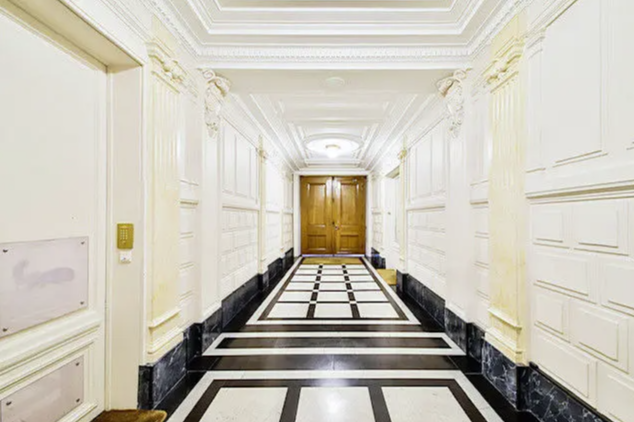 Office in Paris for lease Interior Photo- Image 1 of 3