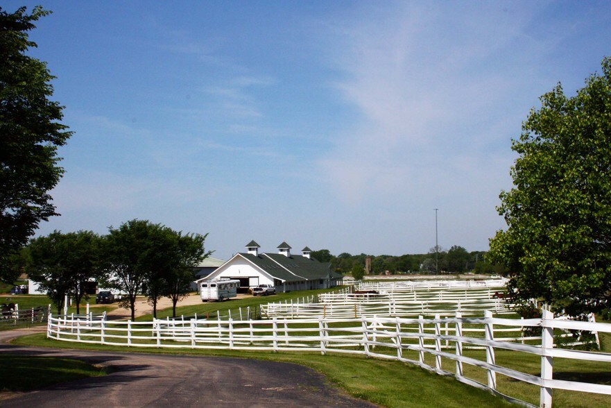 St Charles, IL 60175