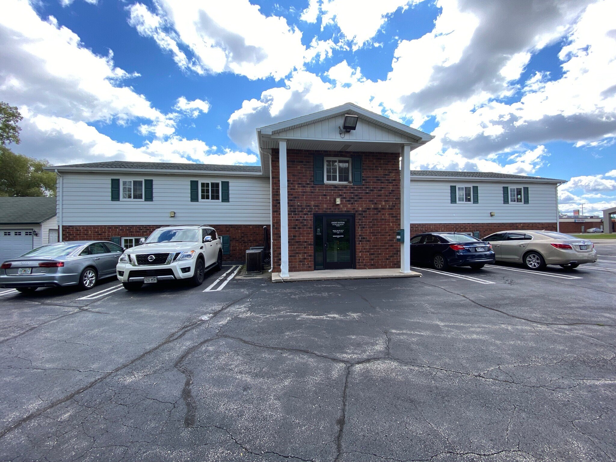 630 S Green Bay Rd, Neenah, WI for sale Building Photo- Image 1 of 1