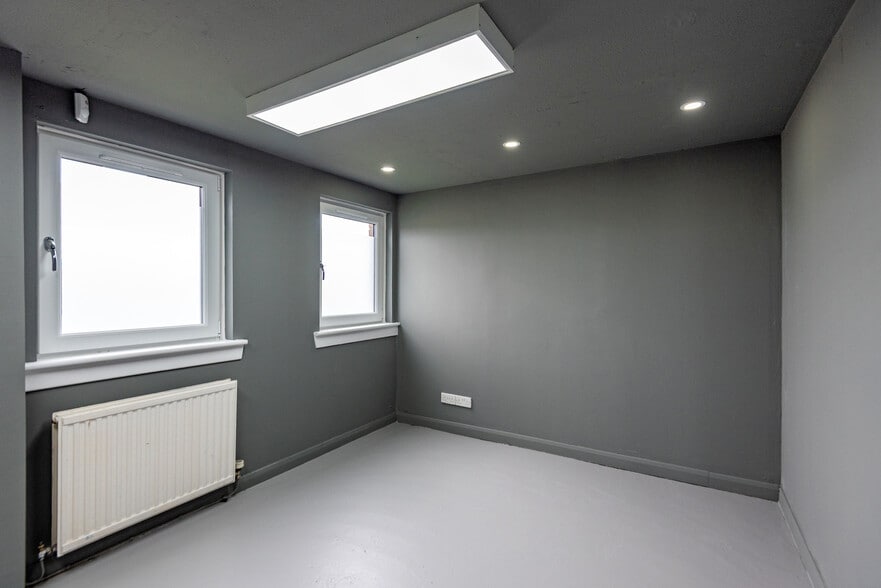 66-76 Dickson St, Dunfermline for lease - Building Photo - Image 2 of 5