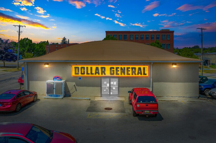 36 Filer St, Manistee, MI for sale - Building Photo - Image 1 of 1