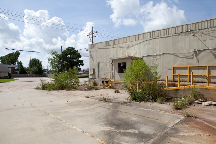 3190 Merriman St, Port Neches, TX 77651