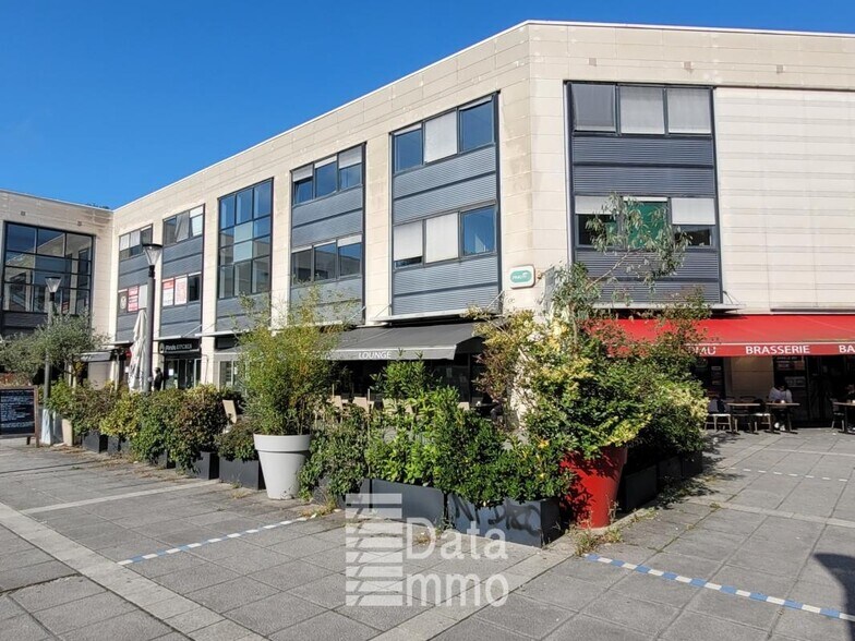 Office in Lognes for sale - Building Photo - Image 1 of 11