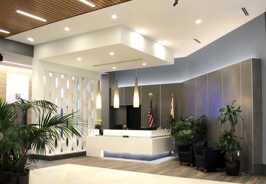 915 L St, Sacramento, CA for lease - Lobby - Image 2 of 3