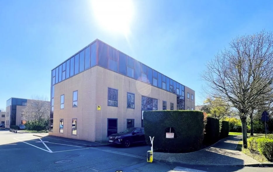 Parc Des Fontenelles, Bailly for lease - Primary Photo - Image 1 of 1