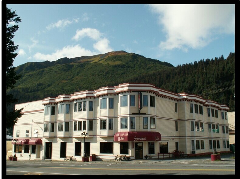 221 5th Ave, Seward, AK for sale - Primary Photo - Image 1 of 1