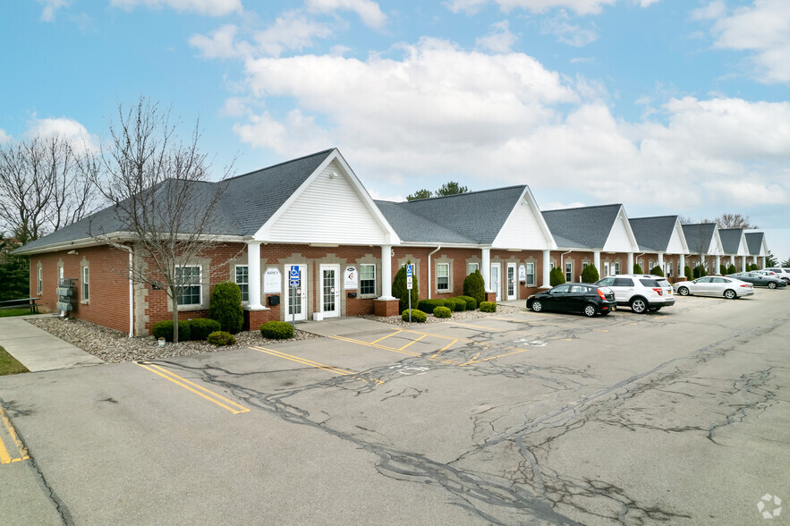 115-151 SULLYS Trl, Pittsford, NY for lease - Building Photo - Image 1 of 3