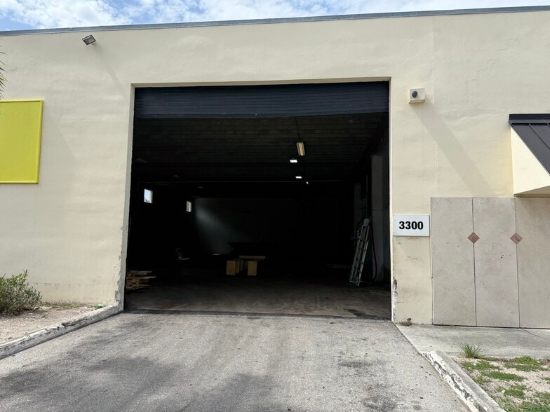 3308 W 45th St, West Palm Beach, FL for lease - Building Photo - Image 3 of 6