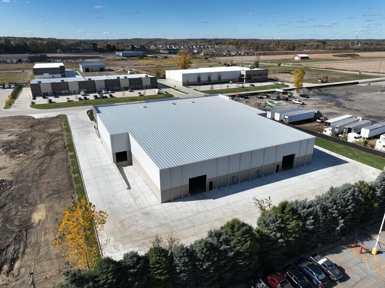 70528 Korte Rd, Bruce Township, MI for lease - Building Photo - Image 2 of 4