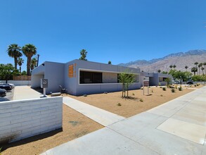 2145-2225 E Tahquitz Canyon Way, Palm Springs, CA for lease Building Photo- Image 2 of 3