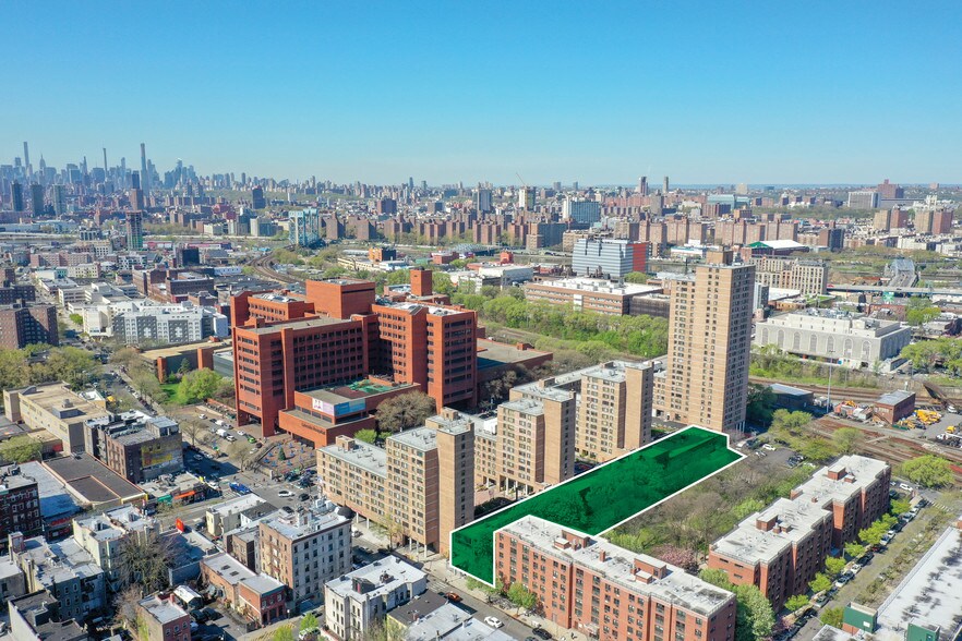 565 Morris Ave, Bronx, NY for sale - Primary Photo - Image 1 of 1