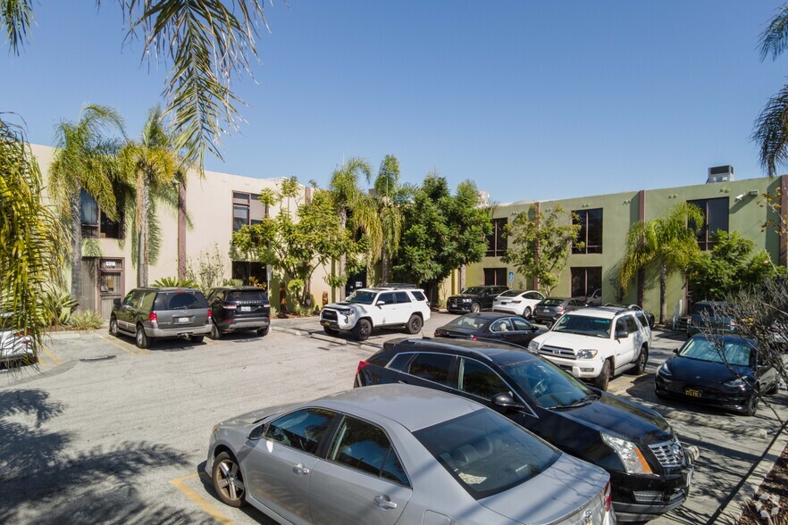 5310 Beethoven St, Los Angeles, CA for lease - Primary Photo - Image 1 of 4