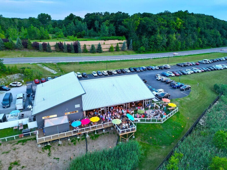 17684 US Highway 12, New Buffalo, MI for sale - Building Photo - Image 1 of 38