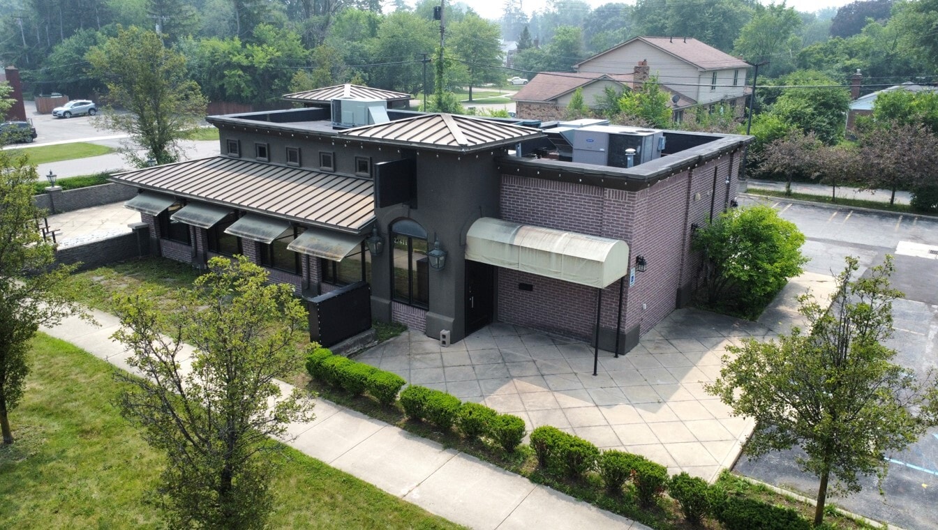 27411 Southfield Rd, Southfield, MI 48076