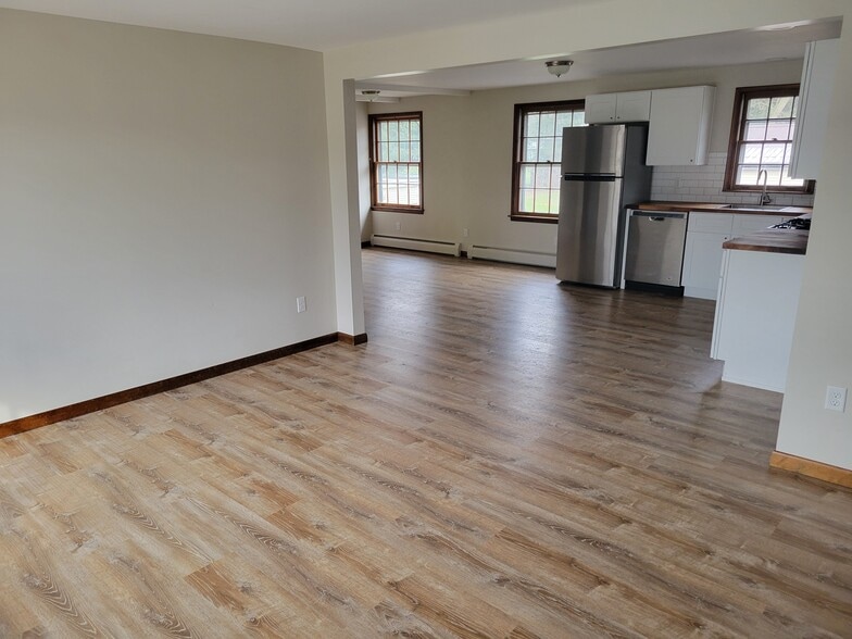 8397 Boston State Rd, Boston, NY for sale - Interior Photo - Image 3 of 4