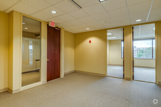 1200 N Mayfair Rd, Wauwatosa, WI for lease Interior Photo- Image 2 of 5