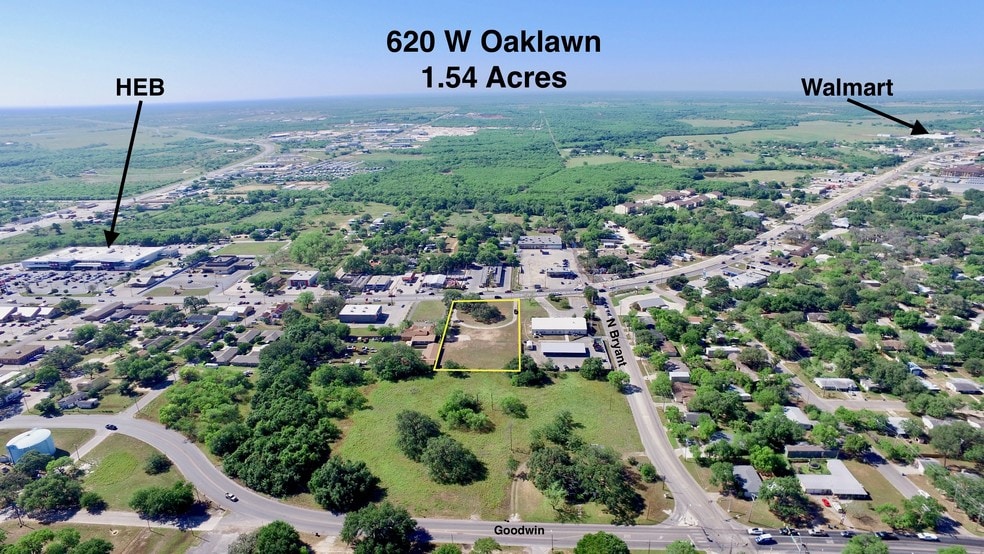 620 W Oaklawn Rd, Pleasanton, TX for sale - Building Photo - Image 2 of 13