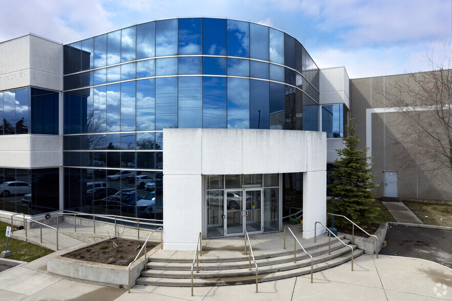 2305 Wyecroft Rd, Oakville, ON for lease - Building Photo - Image 3 of 4