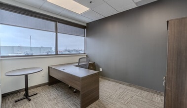 360 Holiday Inn Dr, Cambridge, ON for lease Building Photo- Image 2 of 9