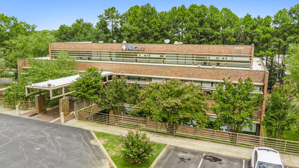 8924 Kanis Rd, Little Rock, AR for sale - Building Photo - Image 1 of 1