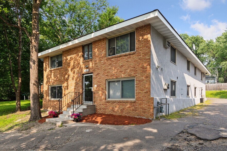4733 University Ave, Columbia Heights, MN for sale - Building Photo - Image 1 of 1