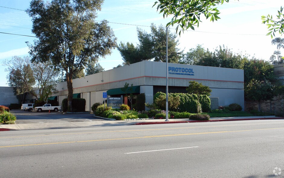 15635 Saticoy St, Van Nuys, CA 91406 Industrial for Lease