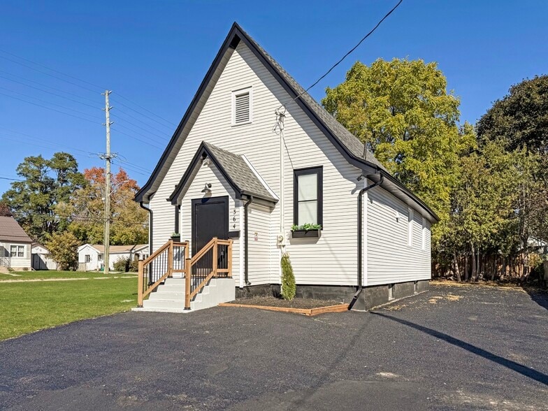 364 Regent St, Orillia, ON for sale - Building Photo - Image 1 of 25