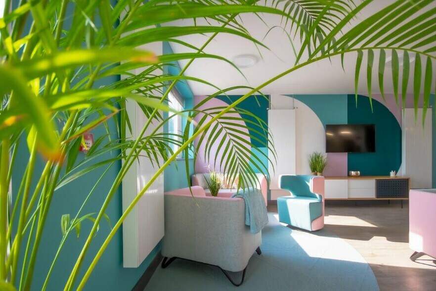 1600 Lower Pemberton, Ashford for lease - Interior Photo - Image 2 of 22