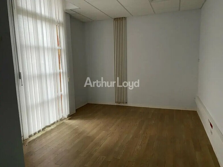 Retail in Châlons-en-Champagne for sale - Interior Photo - Image 3 of 7