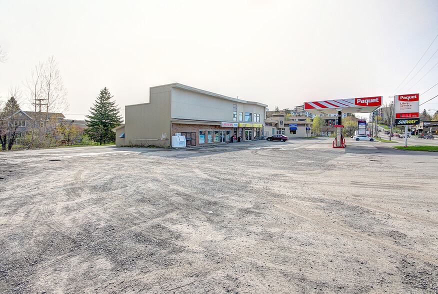 20134-20136 Boul Henri-Bourassa, Québec, QC for sale - Building Photo - Image 2 of 4